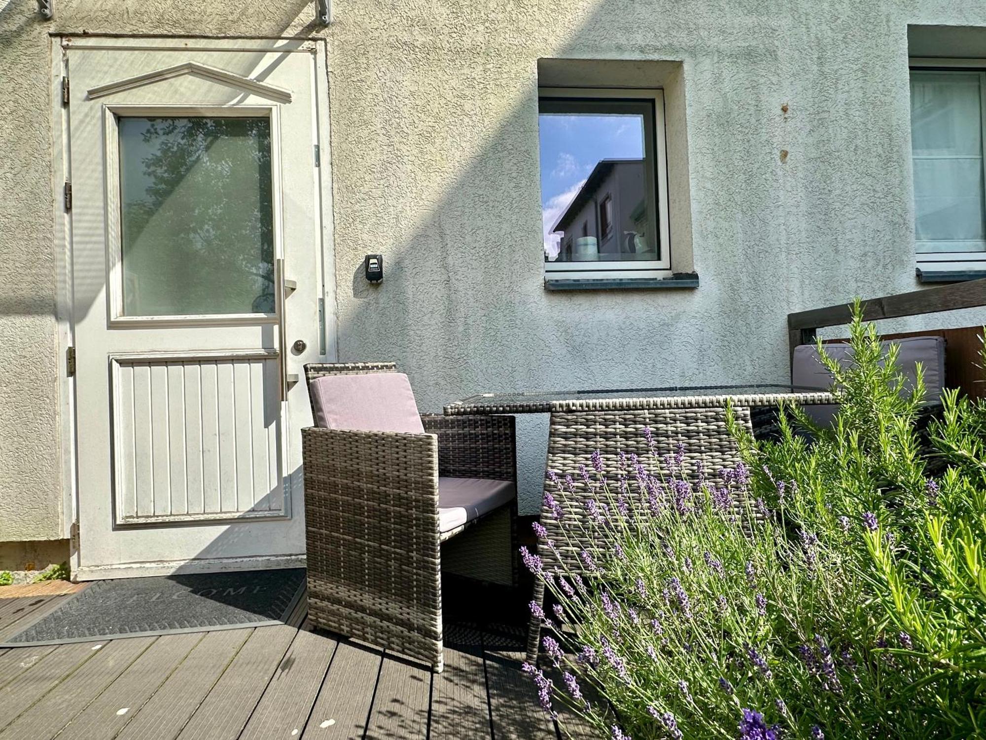 Modernes Apartement Am Rhein In Ruhiger Lage Кёльн Экстерьер фото