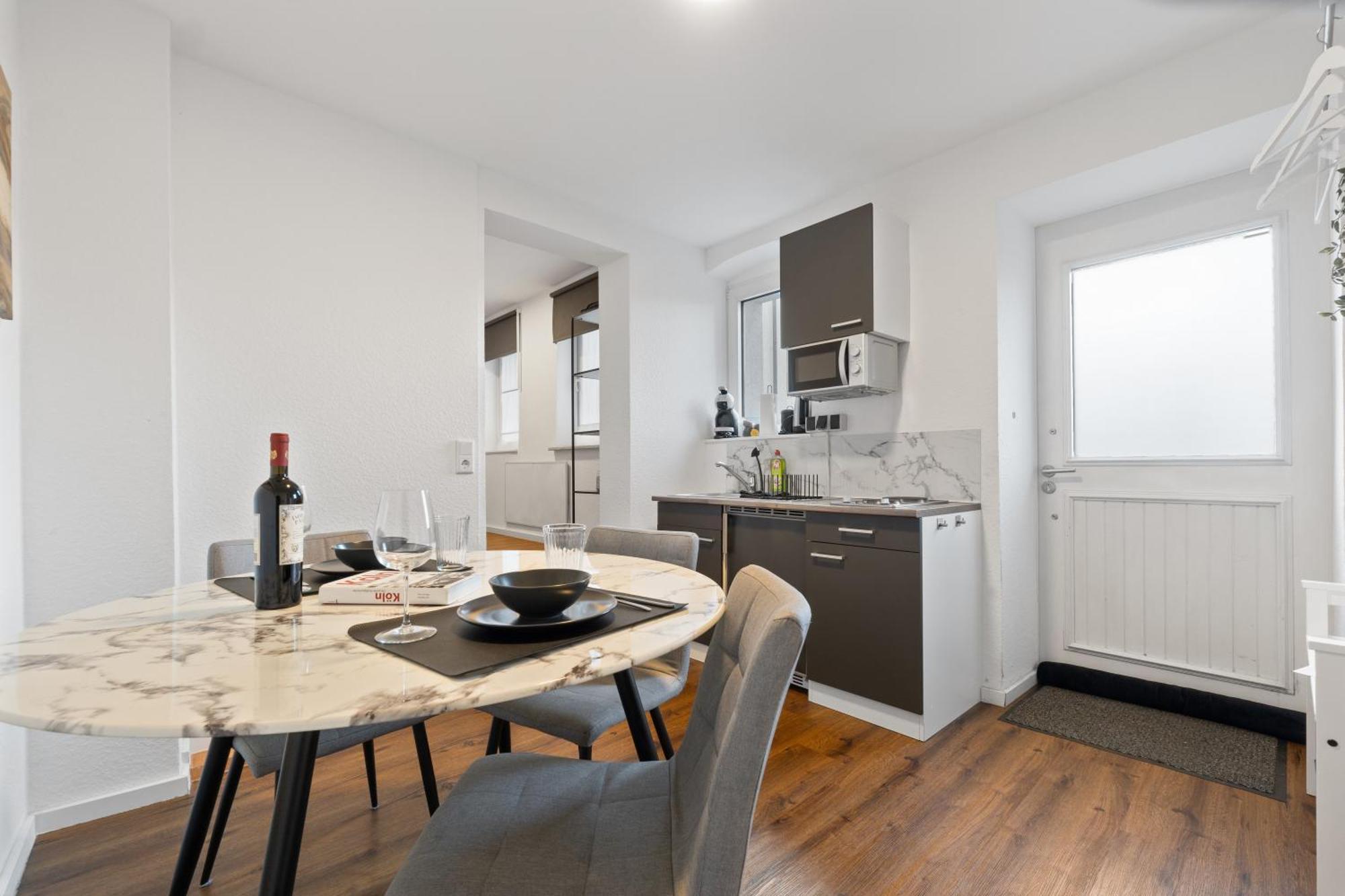 Modernes Apartement Am Rhein In Ruhiger Lage Кёльн Экстерьер фото