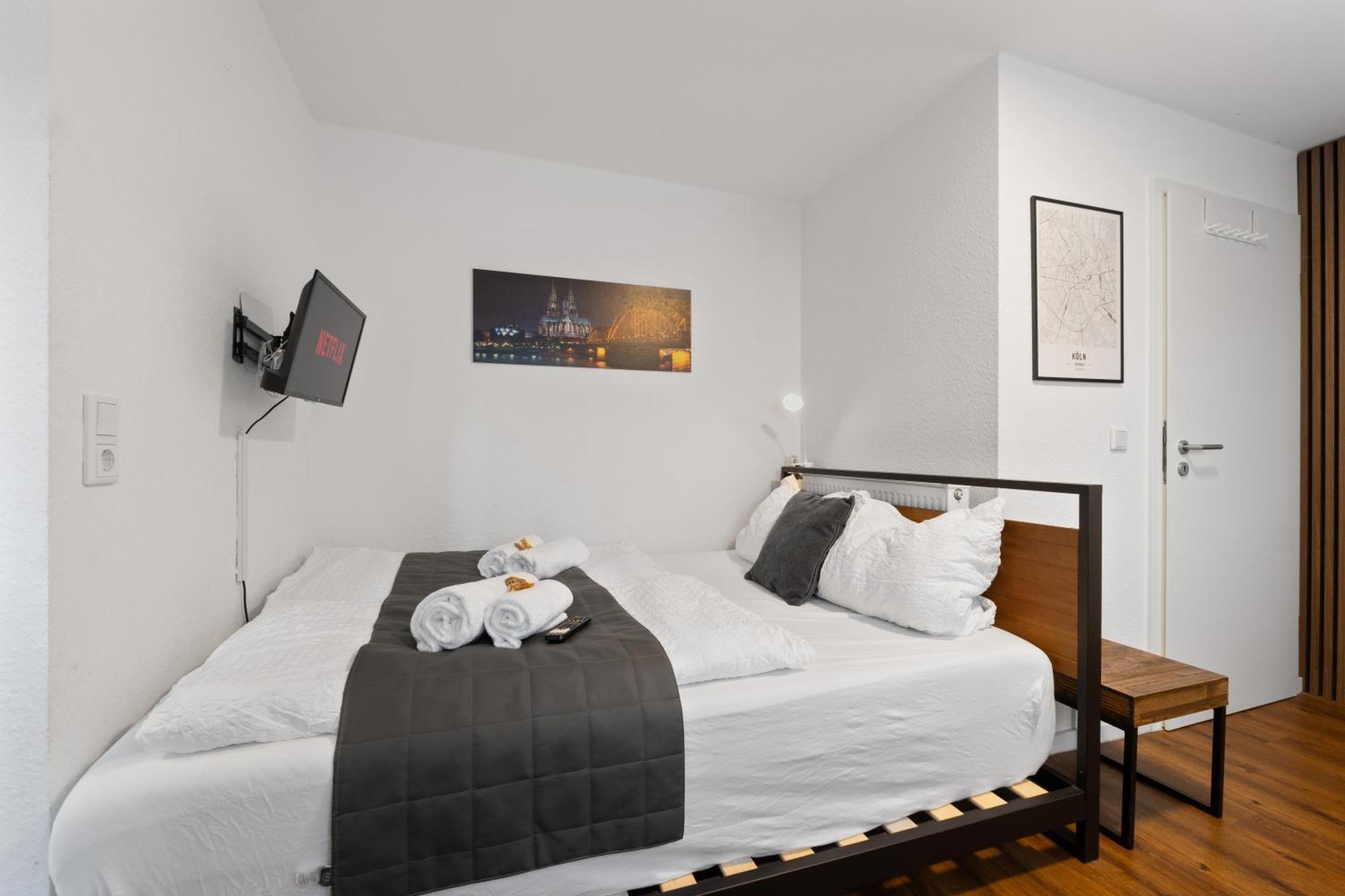 Modernes Apartement Am Rhein In Ruhiger Lage Кёльн Экстерьер фото