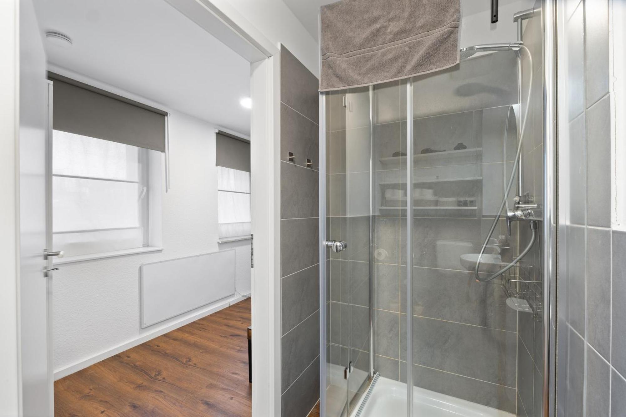 Modernes Apartement Am Rhein In Ruhiger Lage Кёльн Экстерьер фото