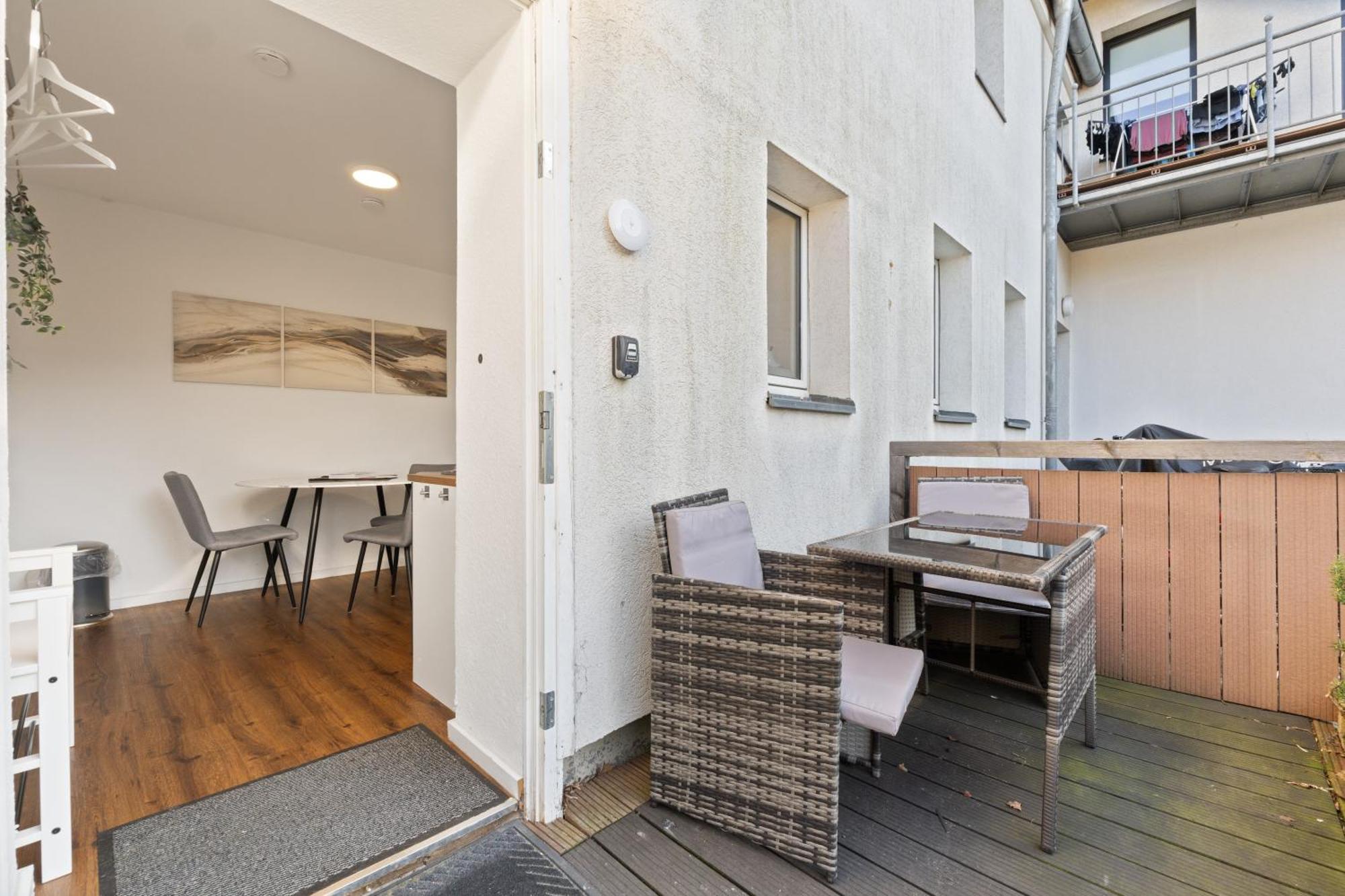 Modernes Apartement Am Rhein In Ruhiger Lage Кёльн Экстерьер фото